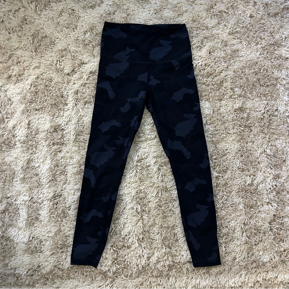 Navy blue camo, 3/4 workout leggings, high waisted